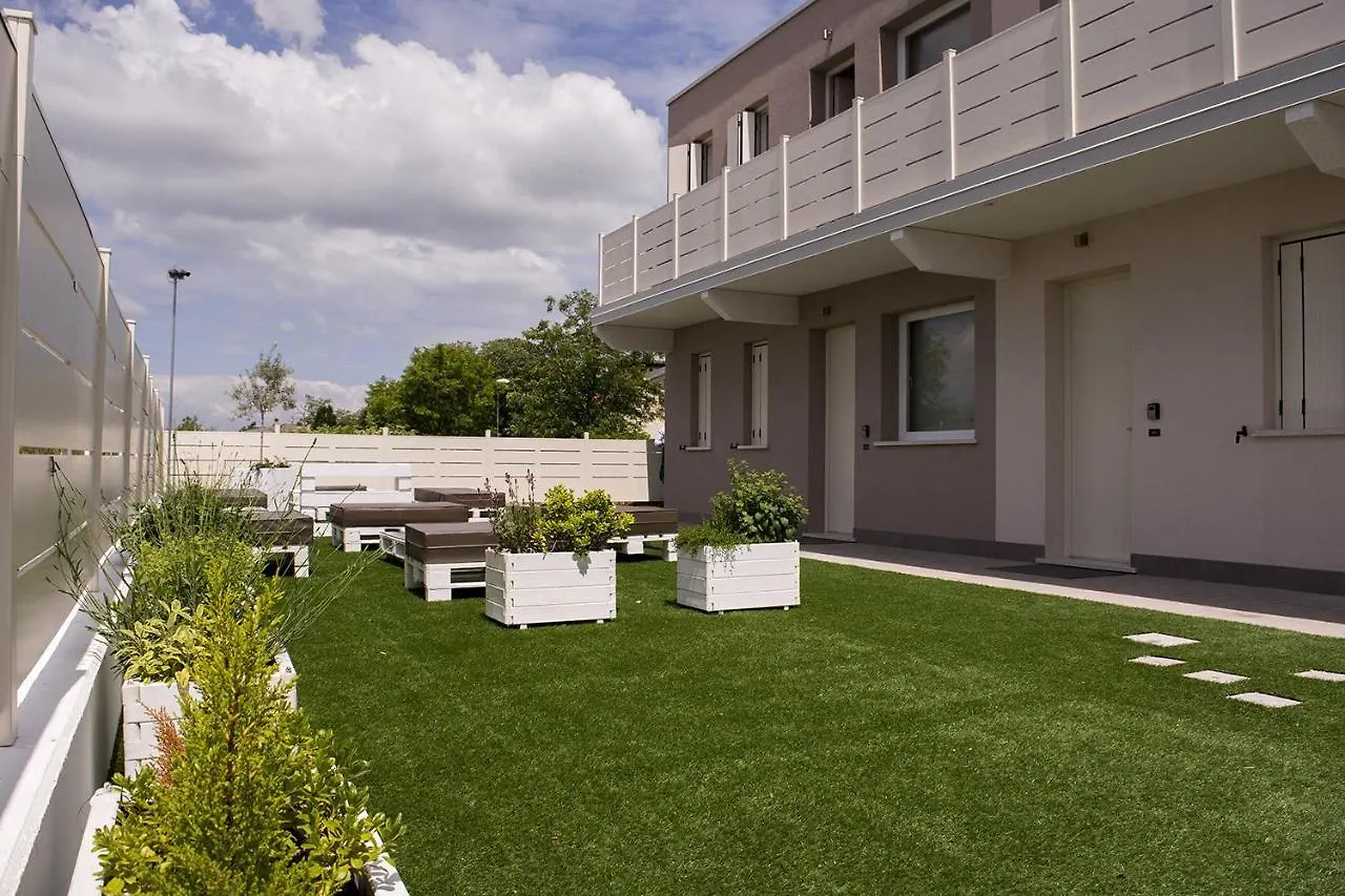 Home Suites Home Salionze 2*,