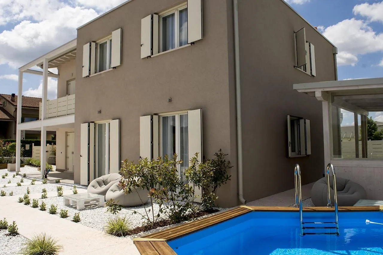 Home Suites Home Salionze Guest house